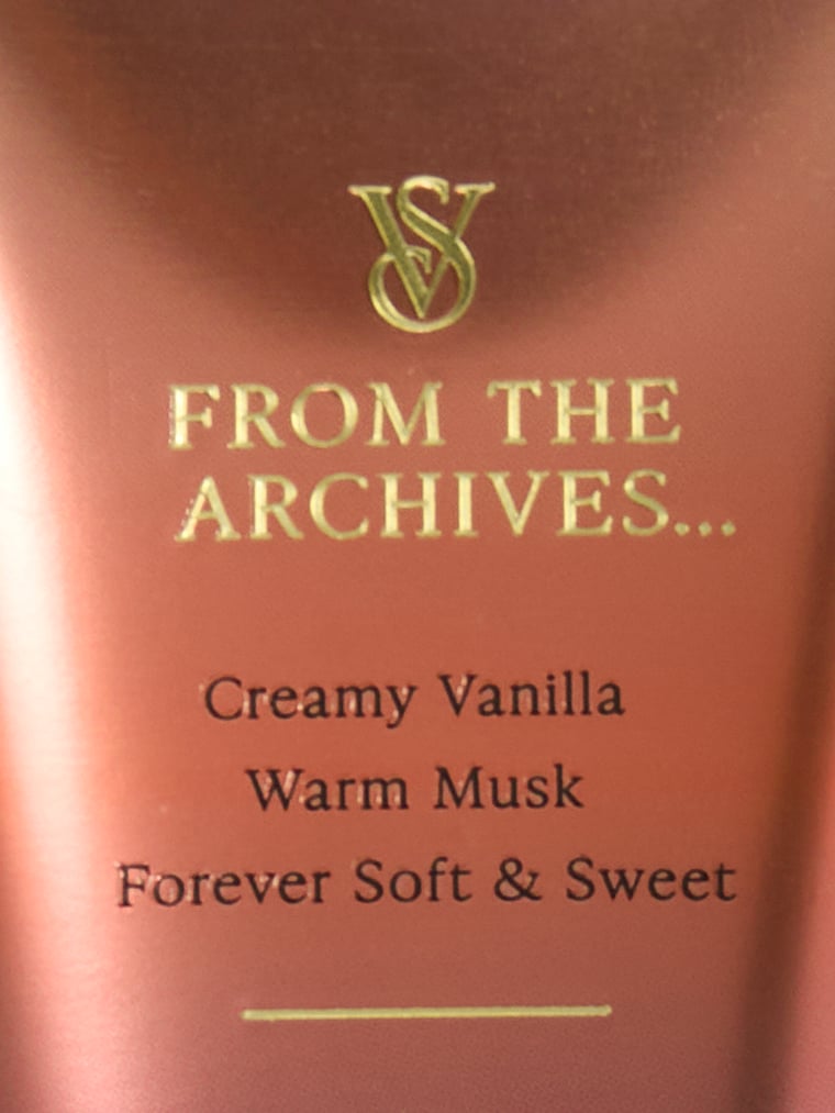 Strawberries & Champagne Fragrance Lotion 236 ml image number null