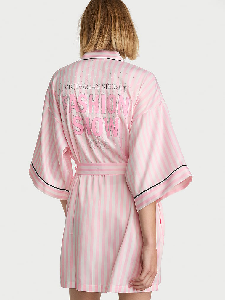 Signature Satin Short Piped Robe image number null